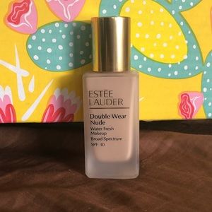 Estēe Lauder Double Wear Nude Water Fresh Makeup